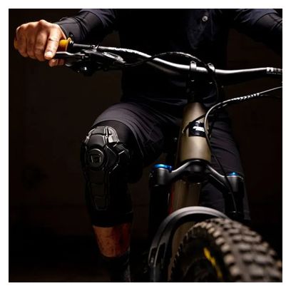 G-Form Pro-X3 Triple Mat Zwart Kniebeschermers