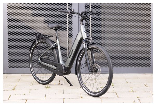 Vélo de Ville Électrique Cube Supreme Hybrid Pro 625 Easy Entry Shimano Nexus 8V 625 Wh 700 mm Gris Flash 2022