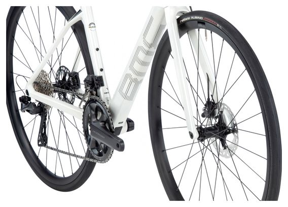 BMC Roadmachine Three Racefiets Shimano Ultegra Di2 12S 700 mm Metallic Off-White 2023