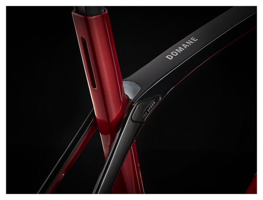 Trek Domane SL 6 eTap 2022 Road Bike Crimson Red / Black