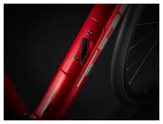 Trek Domane SL 6 eTap 2022 Road Bike Crimson Red / Black