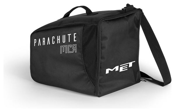 Met helmtas voor Parachute MCR