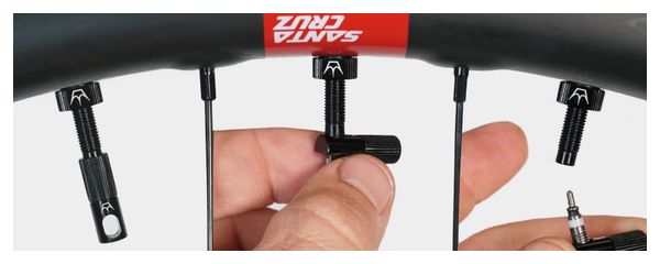 Peaty's x Chris King MK2 Tubeless Valves 42mm Red