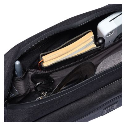 Borsa a tracolla impermeabile Chrome Kadet unisex 9L Nero
