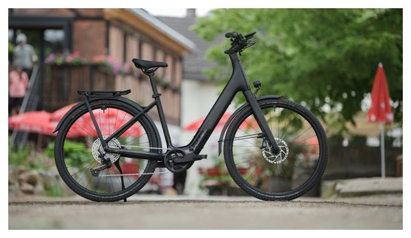 VTC Électrique Cube Kathmandu Hybrid C:62 SLX 400X Easy Entry Shimano Deore 12V 400 Wh 700 mm Gris Carbon Noir 2025