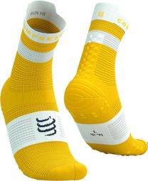 Chaussettes Compressport Pro Racing V4.0 Run High Jaune/Blanc
