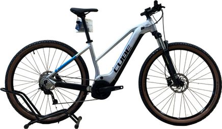 produit reconditionné . Cube Reaction Hybrid Performance 500 Shimano Alivio 2022. VTT électrique . Cube . très bon état