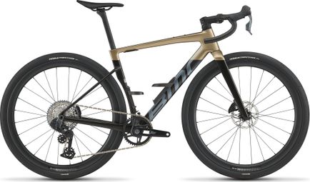 Vélo de Gravel BMC Kaius 01 Three Sram Rival AXS 13V 700 mm Or/Noir Carbone 2027