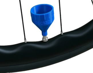 Entonnoir CSCI3D pour préventif tubeless – Compatible valve Presta (30 ml)