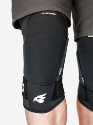 Genouillères VTT Bluegrass 3Straps Noir — vue 3