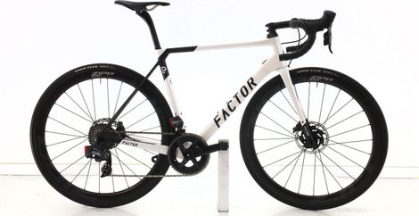 Produit reconditionné · Factor O2 Carbone AXS 12V · Blanc / Vélo de route / Factor | Très bon état