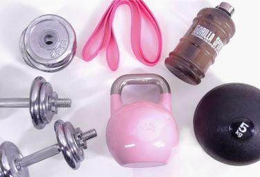 Girl Power Pack 5 accessoires - haltères - kettlebell - bande de résistance - slam ball