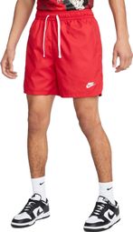 Nike Sportswear gewebte, gefütterte Flow-Shorts in Rot