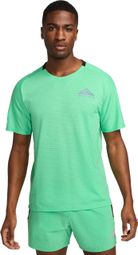 Maillot manches courtes Nike Dri-Fit Trail Solar Chase Vert