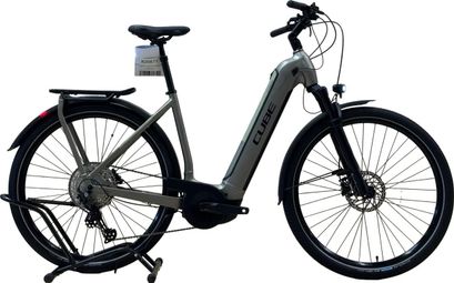 produit reconditionné . Cube Kathmandu Hybrid Pro 750 Shimano Deore 2024 . Vélo électrique . Cube . très bon état