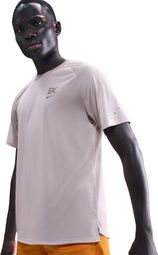 T-Shirt Running Nike Stride ''Eliud Kipchoge'' Beige Homme