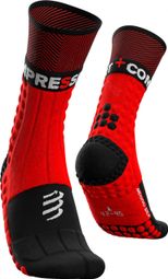 Paar Compressport Pro Racing Socken Winter Trail Rot / Schwarz