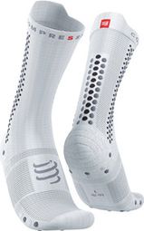 Paar Compressport Pro Racing Socks v4.0 Bike White