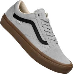 Ein Paar Vans Skate Old Skool Schuhe Grau/Gum