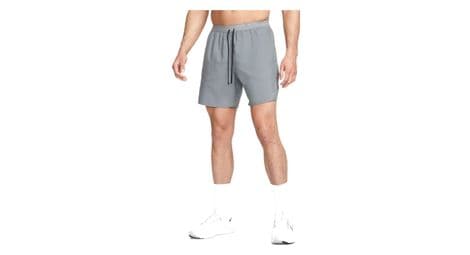 Pantalón corto nike dri-fit stride gris