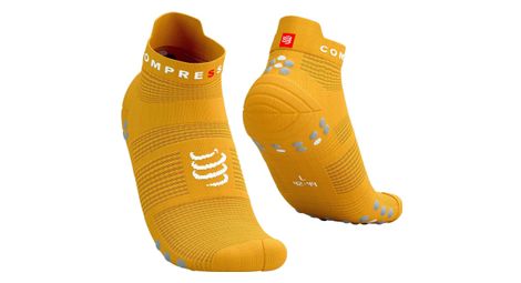 Paire de chaussettes compressport pro racing v4 0 run basse jaune agrumes