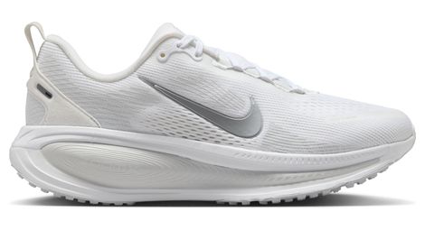 nike vomero 18 women s running shoes in white