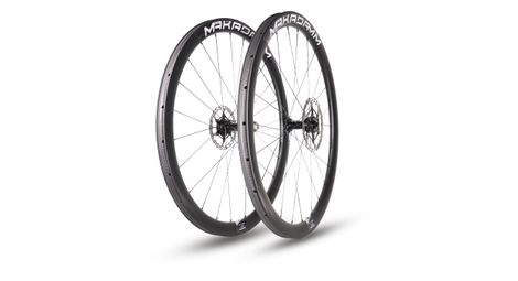 Paire de roues carbone route – MaKadamm stark u40 disc premium à pneus – 1337gr la paire – centerlock – axe 12x100 | 12x142