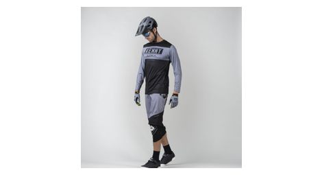 Charger Shorts Grau