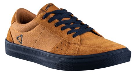 Chaussure 1 0 plat rouille