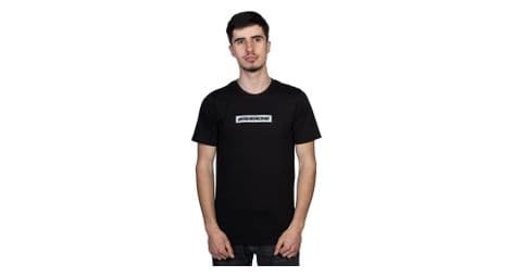 T-shirt staystrong word box black