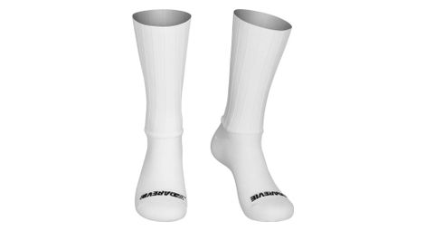 Chaussettes aero – blanches – performance et confort vélo route