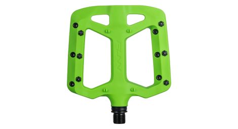 pair of funn taipan flat pedals green