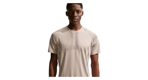 Maillot Manches Courtes Nike Stride Beige Homme