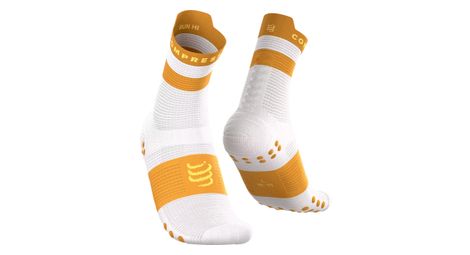 Calcetines Compressport Pro Racing V4.0 Run High Blanco/Naranja