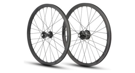 Paar Pride Racing Wave CFR Matrix 20" (451) Räder | 10x100 - 10x110 mm | 6 Löcher | Mattschwarz
