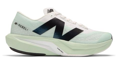 Chaussures running new balance fuelcell rebel v4 vert blanc femme