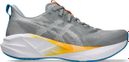 Chaussures Running Asics Novablast 5 Gris/Orange/Bleu Homme